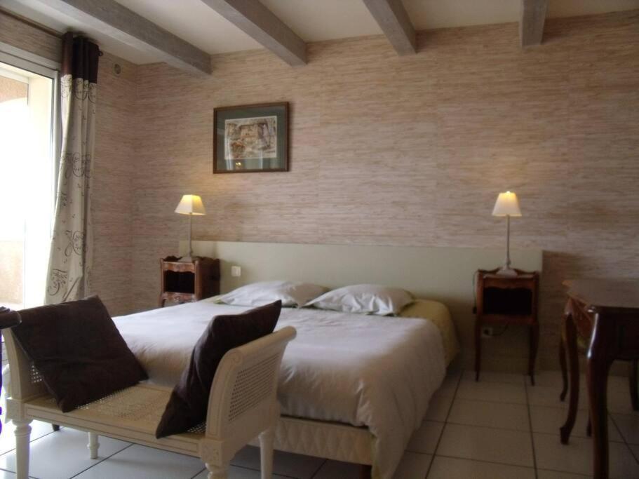 Gites En B&B Le Clos De La Cerise Châteauneuf-du-Pape Dış mekan fotoğraf