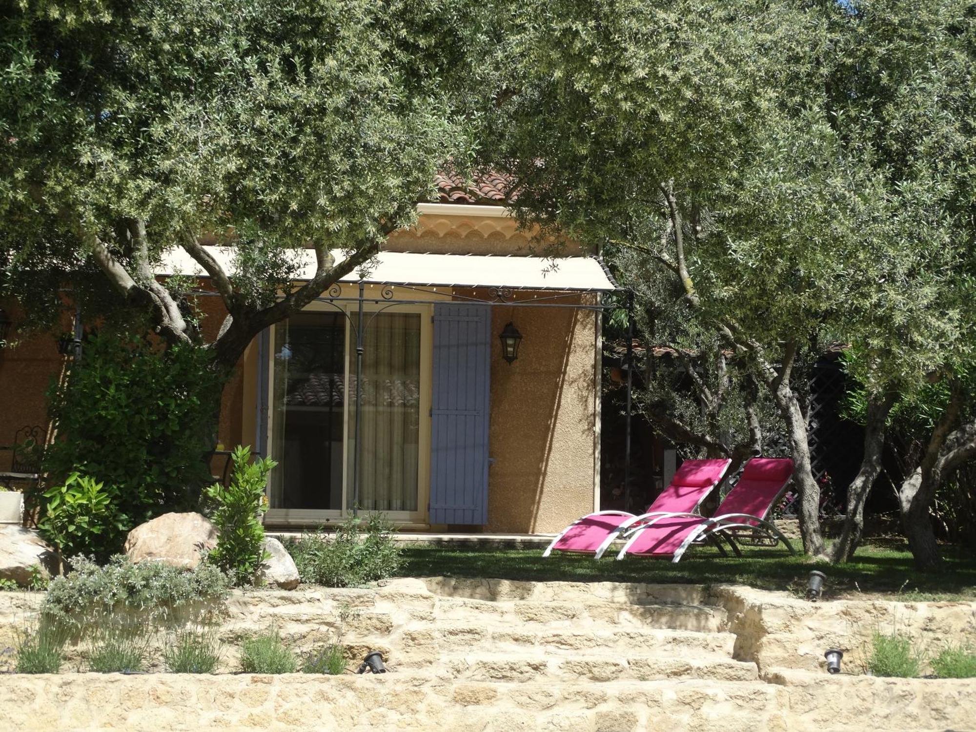 Gites En B&B Le Clos De La Cerise Châteauneuf-du-Pape Dış mekan fotoğraf